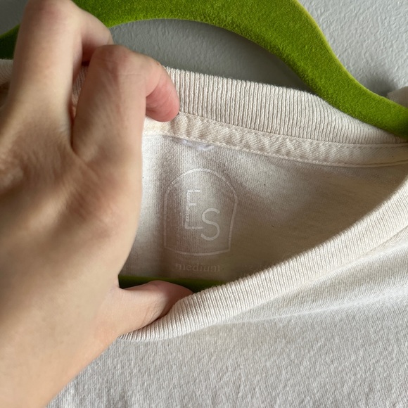 “Golden Hour” embroidered t-shirt for photographers - Picture 3 of 3